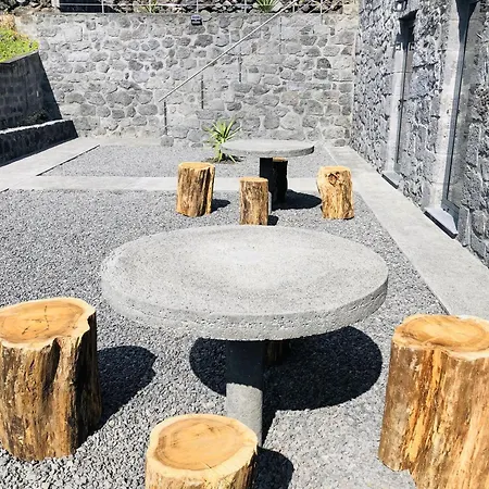 Amu- Misterios Da 公寓 Urzelina