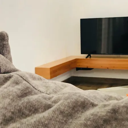 Amu- Misterios Da Apartamento Urzelina